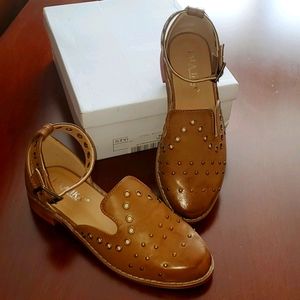 NIB brown/tan flats size 6 (37 euro size)